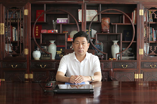 加拿大28木业董事长